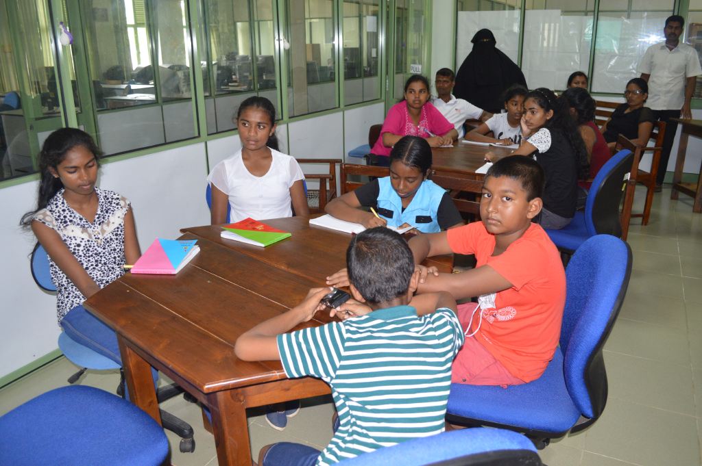 Sabragamuwa Province students visit SEUSL Department of English Language Department