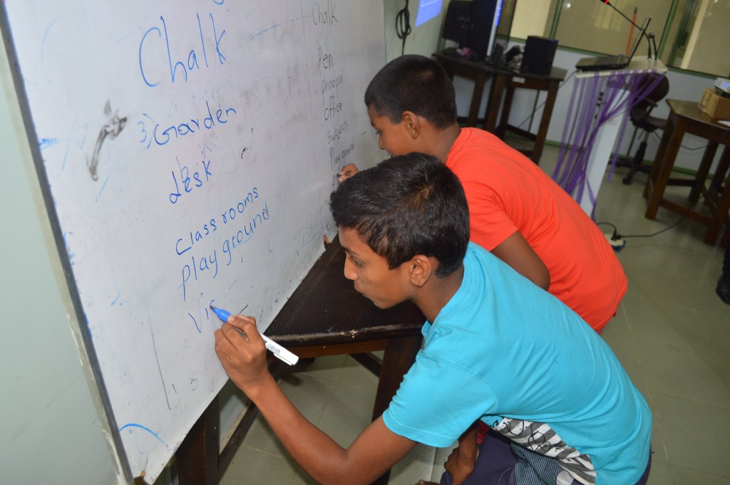 Sabragamuwa Province students visit SEUSL Department of English Language Department