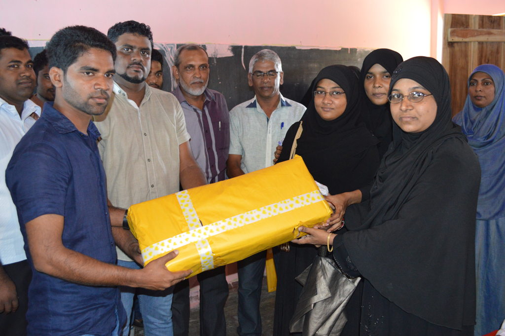 SEUSL Students extend a helping hand to Oluvil AL-Mina Vidyalaya