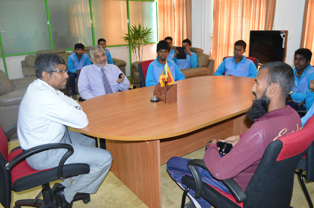 Explore Club of the University of Peradeniya visited South Eastern University