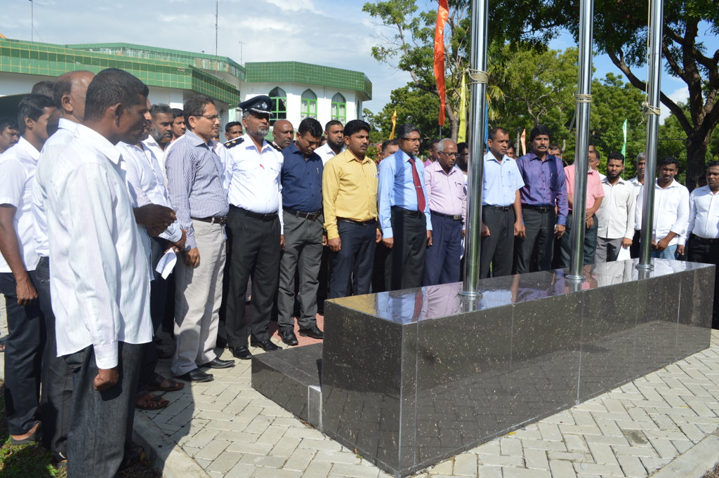 SEUSL Staff Pledged to Work Sincerely in the New Year 2017 Ushered