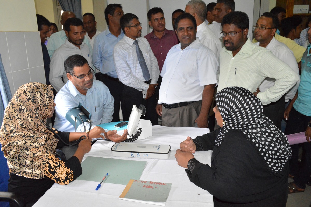blood donation and remembered Late SLMC Leader MHM Ashraff