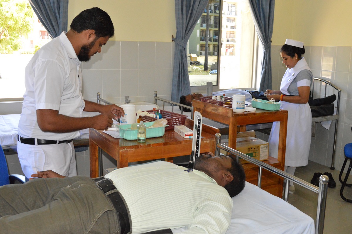 blood donation and remembered Late SLMC Leader MHM Ashraff