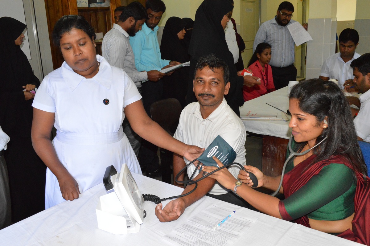 blood donation and remembered Late SLMC Leader MHM Ashraff