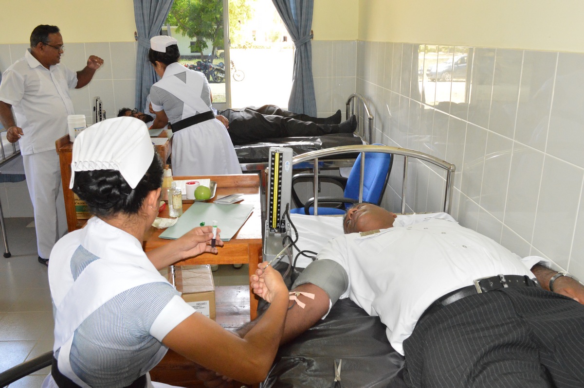 blood donation and remembered Late SLMC Leader MHM Ashraff