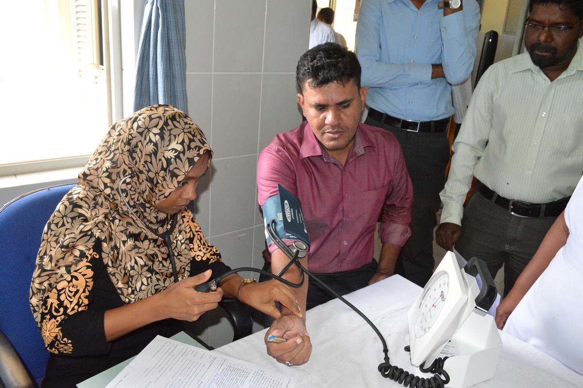 blood donation and remembered Late SLMC Leader MHM Ashraff