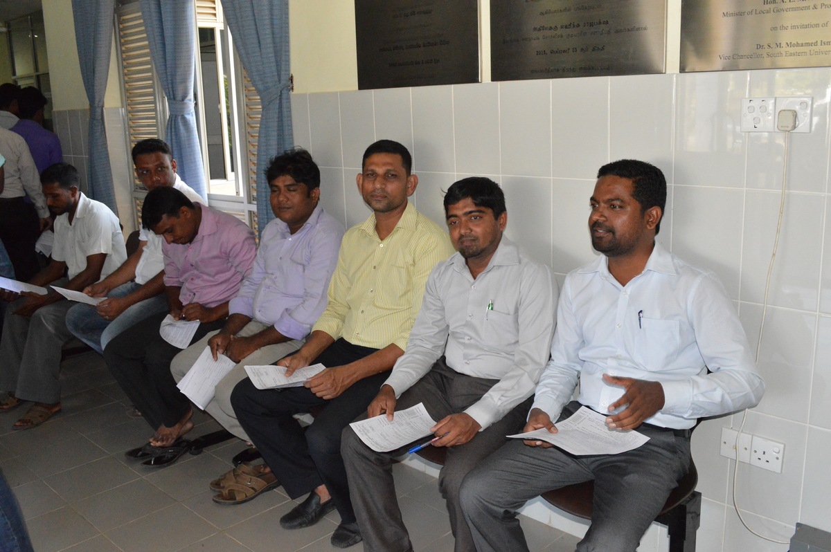 blood donation and remembered Late SLMC Leader MHM Ashraff