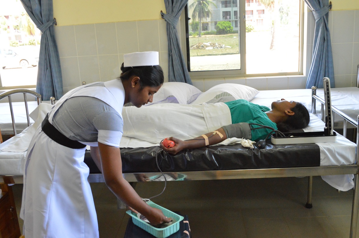 blood donation and remembered Late SLMC Leader MHM Ashraff
